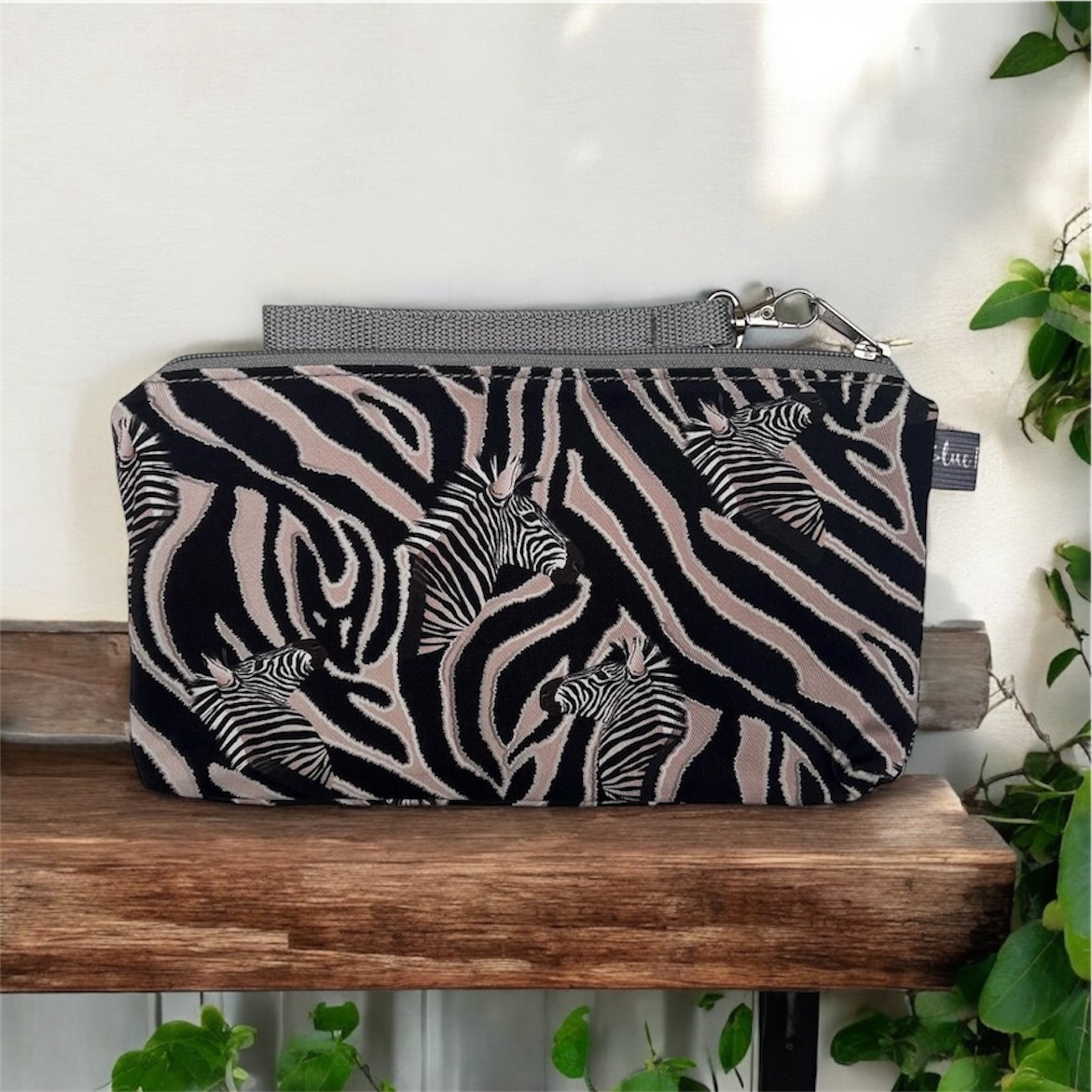 Cosmetic Clutch - Image 4