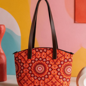 Shwe Shwe Curve Tote Bags